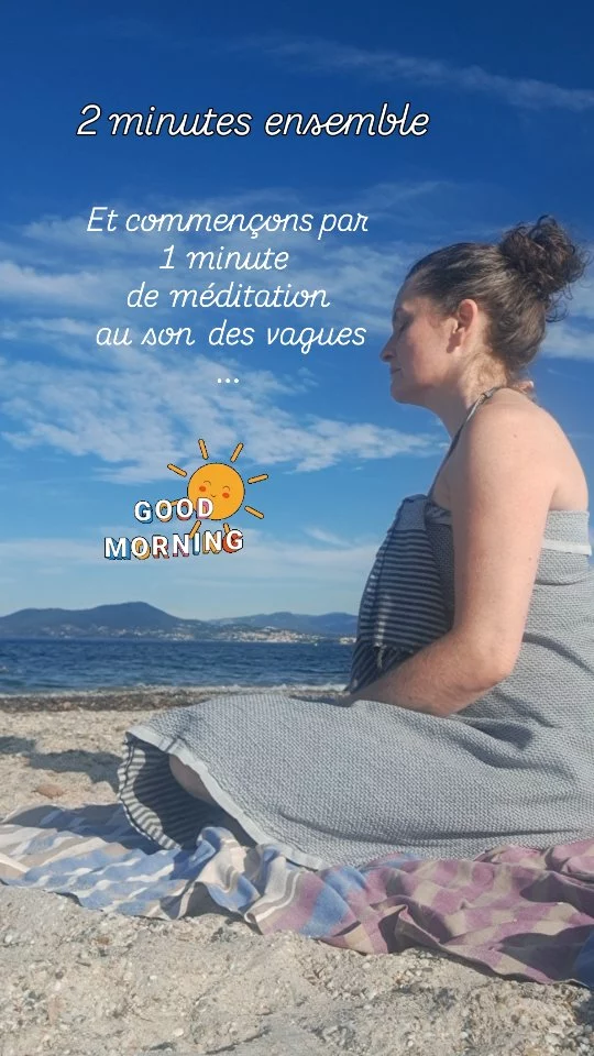 2 minutes ensemble ce matin

Et commençons par 1 petit temps calme et méditatif.  Bien sûr  vous pouvez y passer le temps que vous souhaitez.  Je recommande 15 min , 30 si vous pouvez. 

Avec le son de la video vous aurez le son des vagues qui déferlent pour vous accompagner.

Ensuite des étirements simples pour sortir de la posture méditative. 
Etirement des bras ensemble vers le haut
Etirement de chaque bras individuellement  et etirement des flancs. 

Avec tout cela, Respirez profondément! 

 Et prenez le temps de.cous connecter à vous-même . 

Si vous etes pleinement présents à vous même, que vous pratiquez régulièrement, cela devient de plus en plus facile, une habitude... 

Essayez! C’est plus facile qu’il n’y paraît... 

Belle journée 

Amandine

🧡🌴🧘🏼‍♀️🤸‍♂️

#tymamandine #meditation #routinematinale #routinebienetre #prendresoindesoi #2minutesensemble