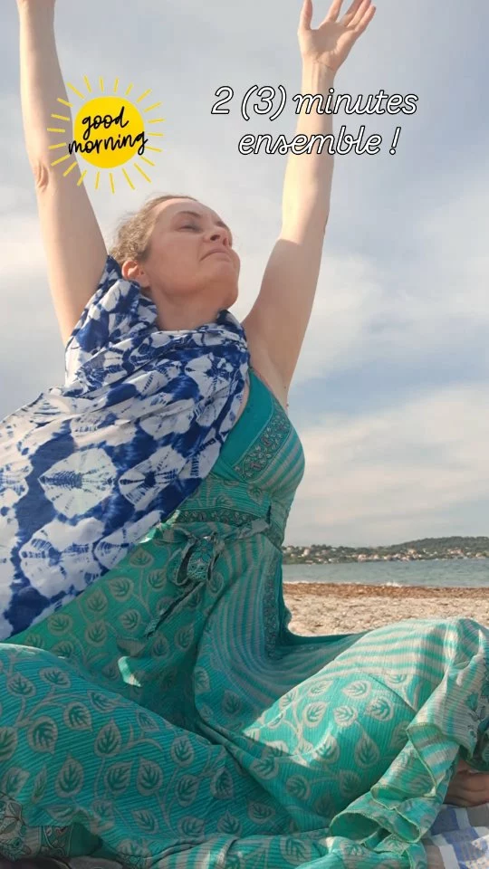 2 minutes ensemble ce matin. ( bon d’accord presque 3) 

On ouvre et honore ses chakras...
Automassages pour réveiller  le corps! 
On respire bien...

Et hop, c’est parti pour une belle journée ! 

Namasté🙏

Amandine🧘🏼‍♀️👌

Et sinon rejoignez nous pour pratiquer ensemble( c’est quand même plus sympa): 

- Les 8 15 et 29 août au jardin Henri vinay
- puis à partir du 8 et 18 septembre en cours ou pratique partagée hebdomadaires ( méditation, pratique corporelle, yoga sur chaise) 

#tymamandine #tymbienetre #lalmanarre #routinematinale #routinebienêtre #automassage #biendemarrerlajournee